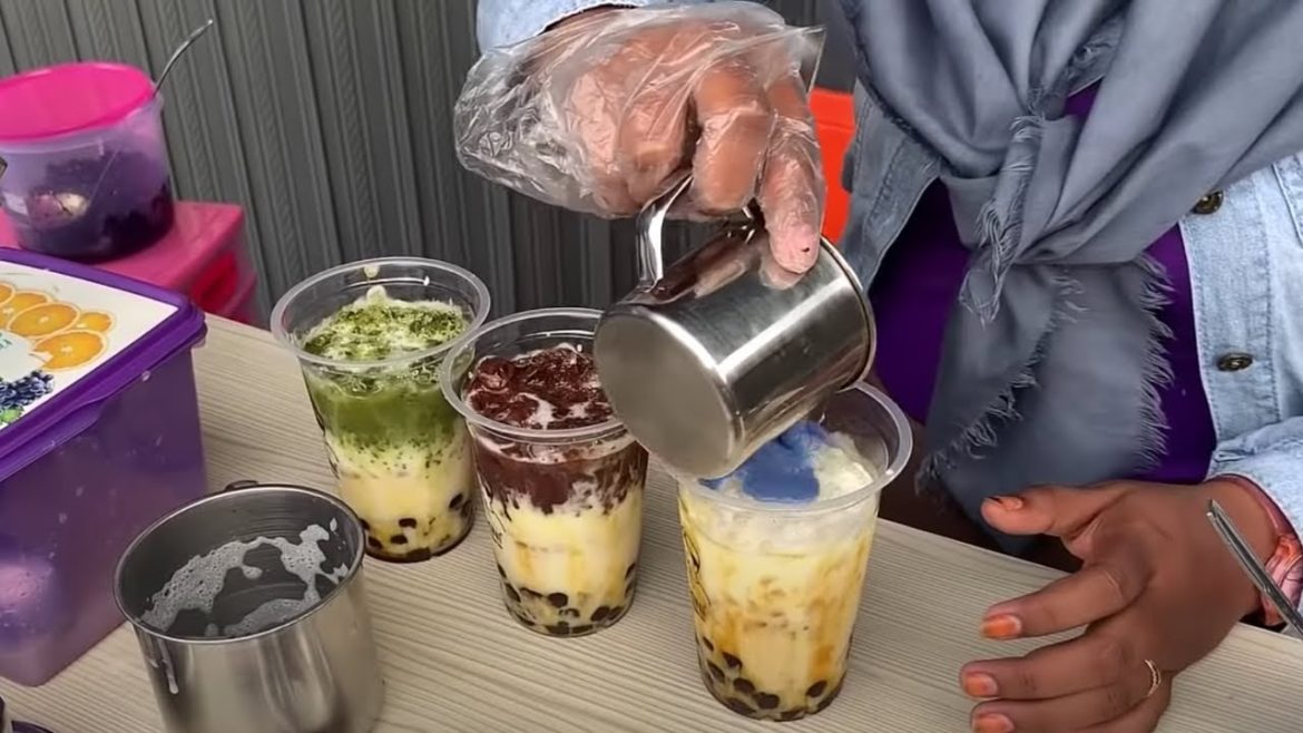 Indonesian Street Food Dessert 2022 - MILK TEA | Famous Hokkaido Dorinku Boba Milk Tea #streetfood