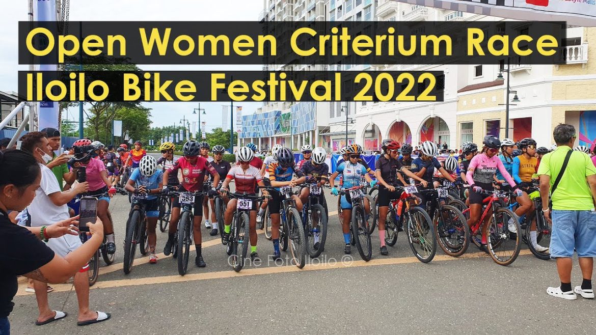 Iloilo City - Bike Festival 2022 - Open Women Criterium Race (w/ accident scene from starting line)