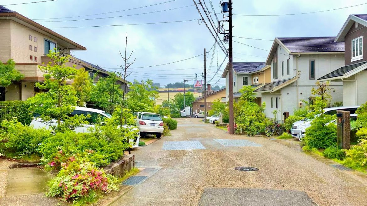 4K Japan Walk – Heavy Rainy Day | Modern Japanese Houses | Residential Walking Tour in Nagoya 4K Japan Walk - Heavy Rainy Day | Modern Japanese Houses | Residential Walking Tour in Nagoya