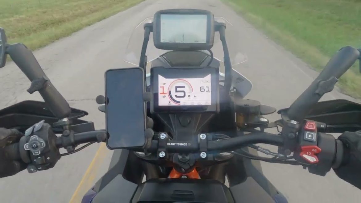 2022 KTM 1290 Super Adventure R Review, Accessories and comparison to the Africa Twin