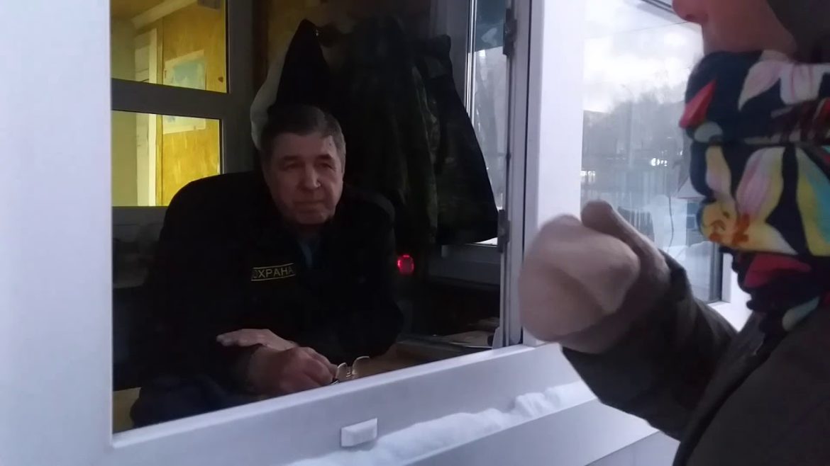 rampa de snowboard em novosibirsk , sibéria russia . 30 graus negativos