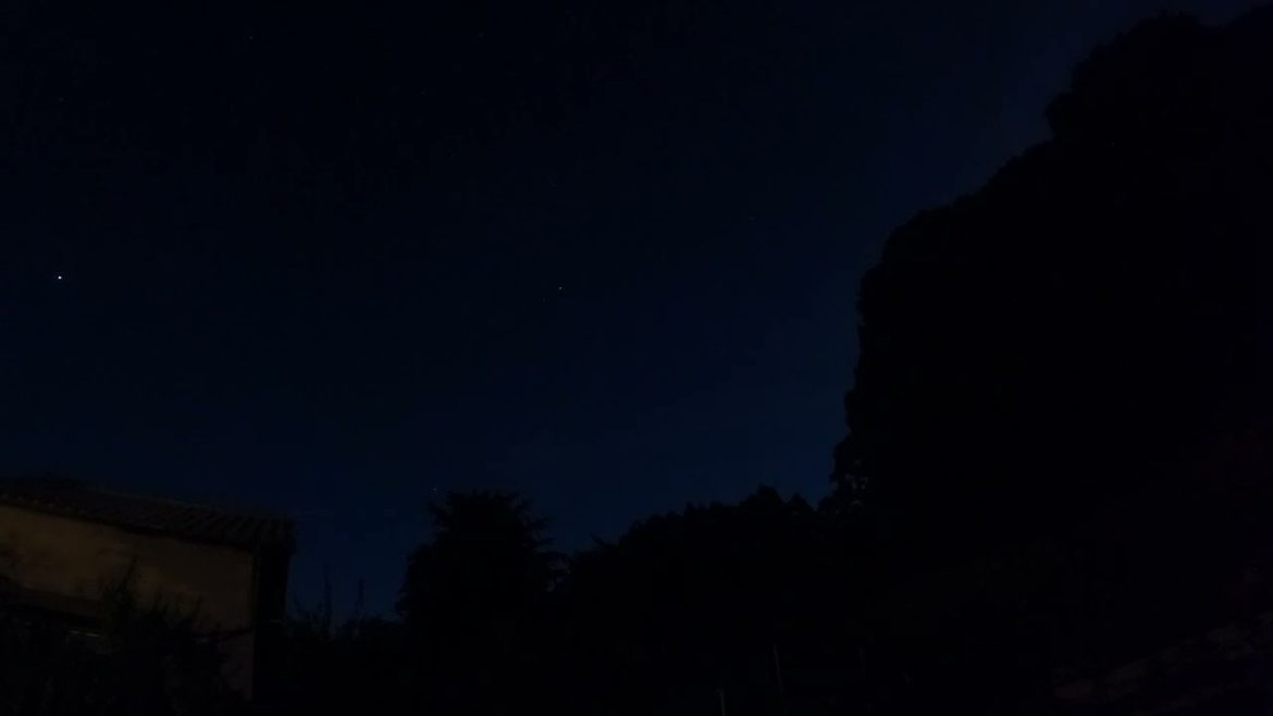 【ナイトラプス】8月の日本・福岡の東側夜空 Night Lapse Eastern night sky of Fukuoka, Japan in August 【ナイトラプス】8月の日本・福岡の東側夜空 Night Lapse Eastern night sky of Fukuoka, Japan in August