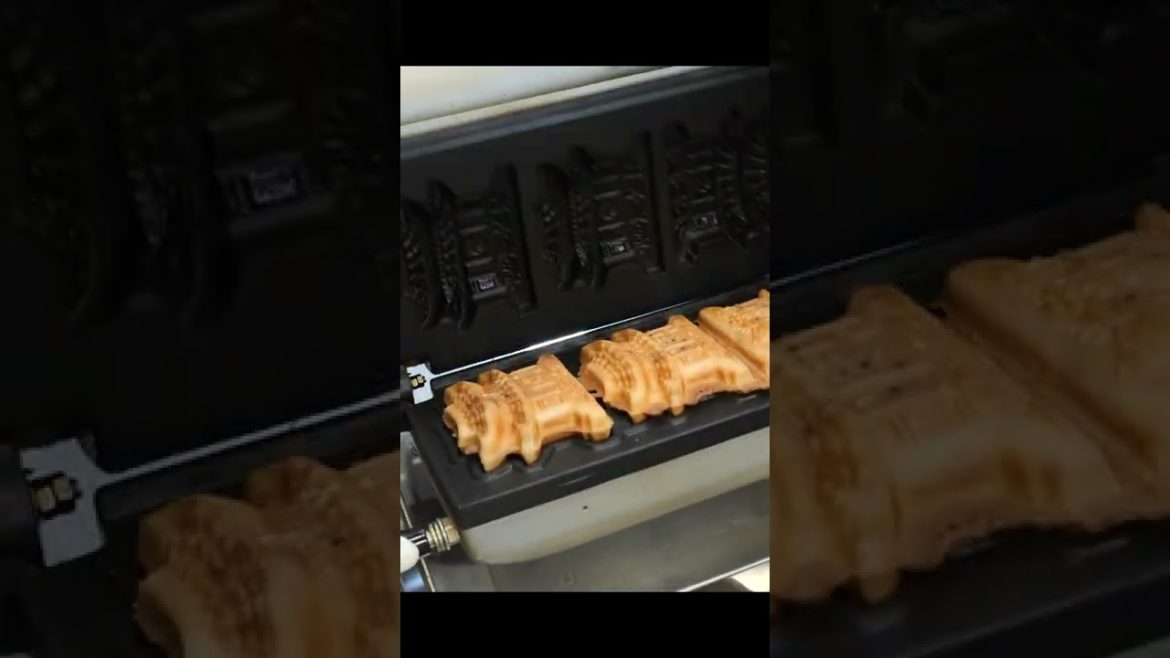 경복궁빵 Gyeongbokgung Palace Bread - Korean street food #shorts