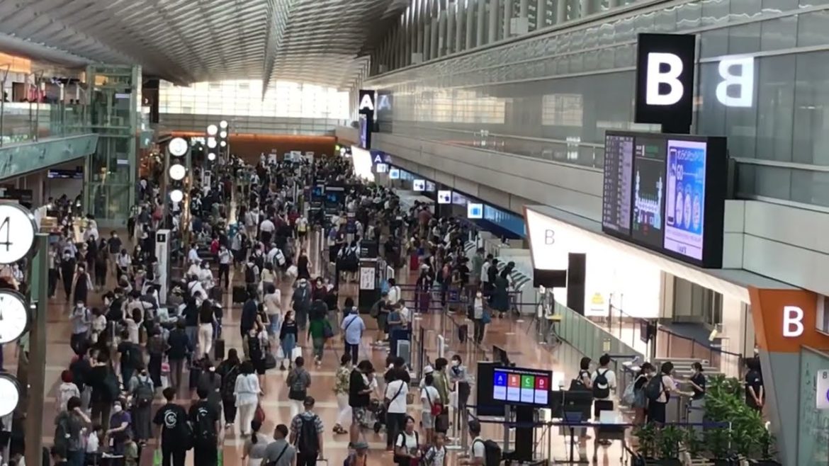 【行動制限なしの夏休み】羽田空港国内線出発ロビー (ANA 第2ターミナル)