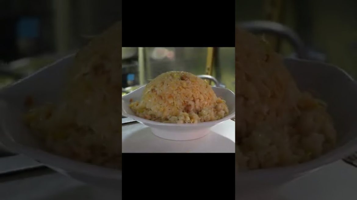 Japanese Street Food Ramen in Tokyo - Fried rice チャーハン #shorts