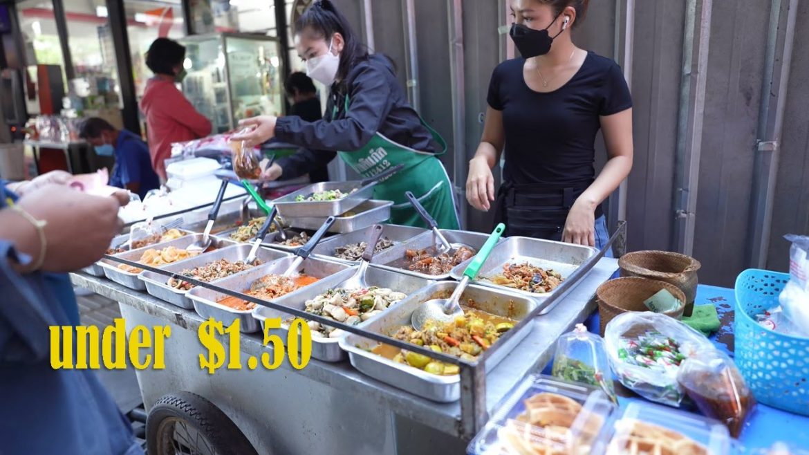 Under $1.5 ~ THAI STREET FOOD TOUR In SUKHUMVIT BANGKOK!