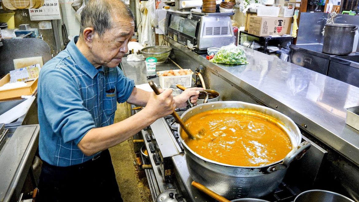 衝撃が走る!!極みのうどん職人が作るガッツリ爆量カレーうどん丨INCREDIBLE NOODLES, Japanese Curry Udon Noodles 衝撃が走る!!極みのうどん職人が作るガッツリ爆量カレーうどん丨INCREDIBLE NOODLES, Japanese Curry Udon Noodles
