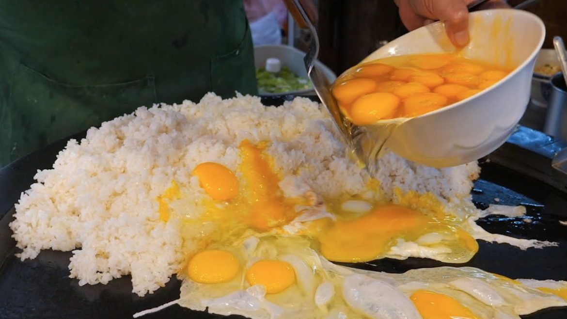 Taiwanese Street Food - Egg Fried Rice 鐵板蛋炒飯