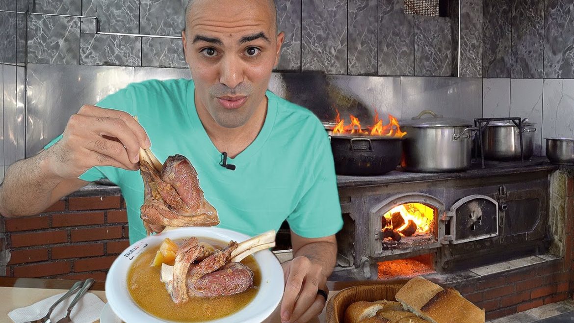 BEST TURKISH FOOD I'VE HAD FOR BREAKFAST - SUPER TENDER LAMB SHANK + TRAVEL TO CAPPADOCIA IN 2022