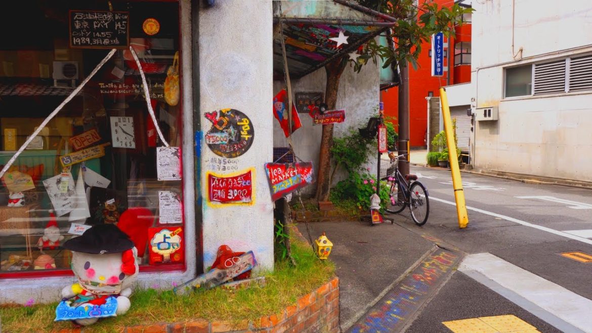 Kyoto Walk 2022 - Toji Temple Street Saturday Walking Tour 4K - Feel the Japanese Ancient Street