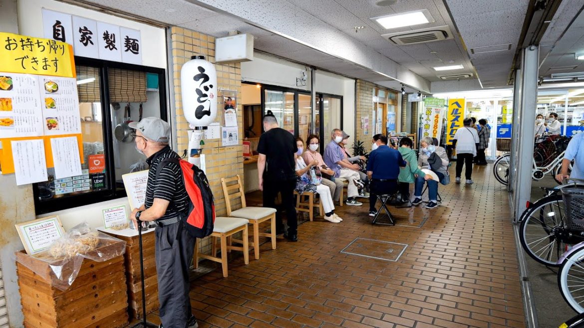とり天爆弾!!リピート必須の強烈ウマい讃岐うどん店の700円サービスランチ丨SANUKI UDON Restaurant : Food in Japan とり天爆弾!!リピート必須の強烈ウマい讃岐うどん店の700円サービスランチ丨SANUKI UDON Restaurant : Food in Japan