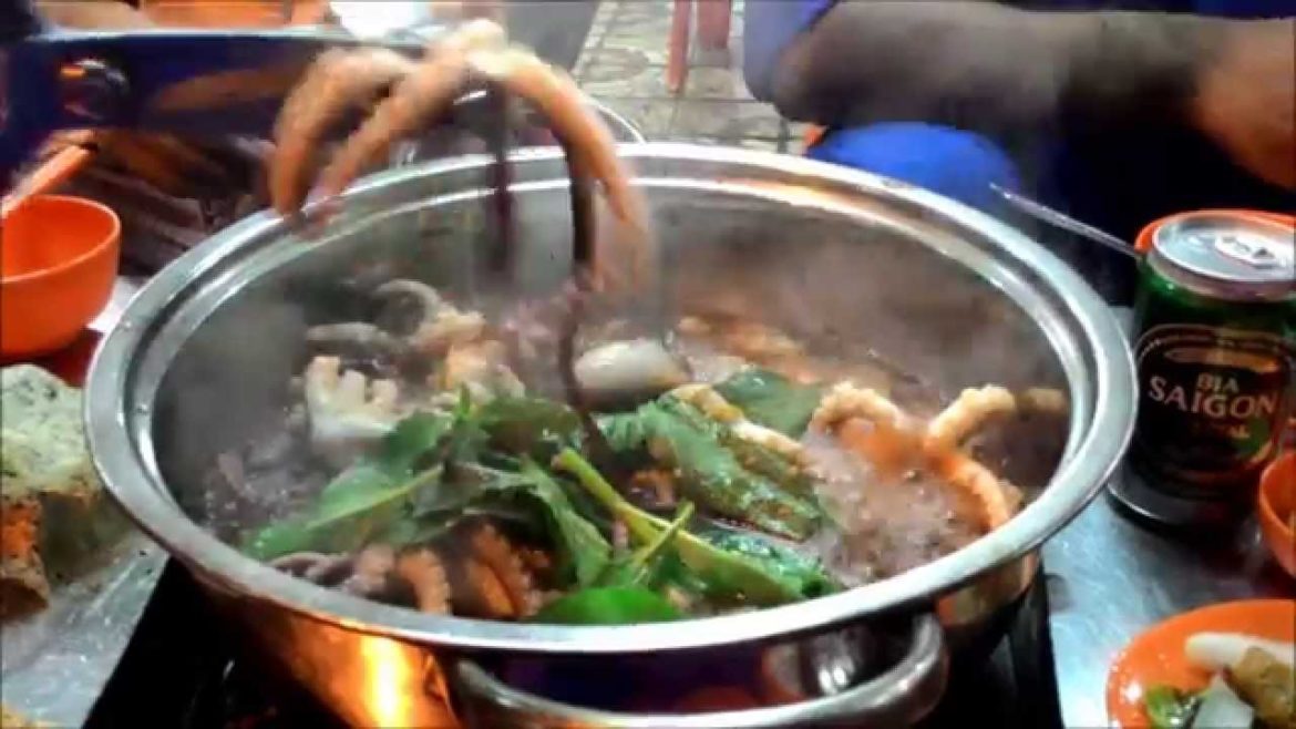 Cooking and eating live octopus in Vung Tau, Vietnam