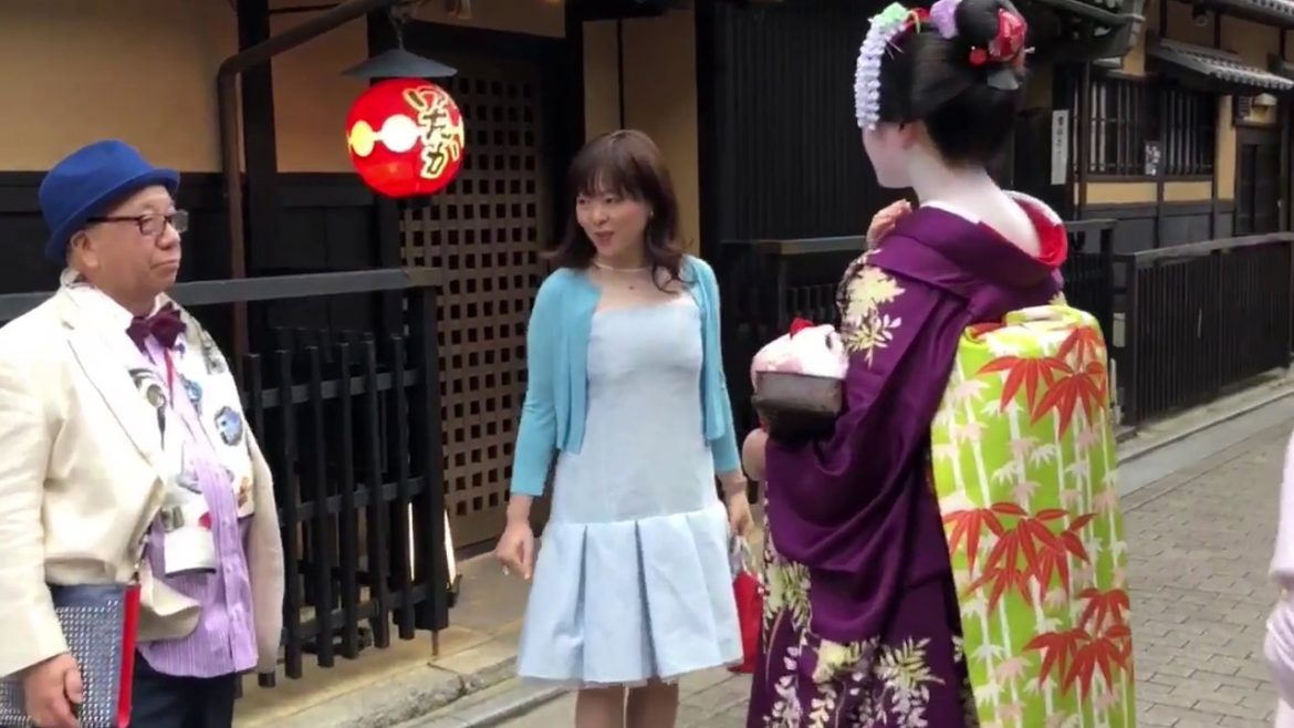 Ep. 10 Geishaspotting: In Search of Geisha in the Gion District of Kyoto, Japan