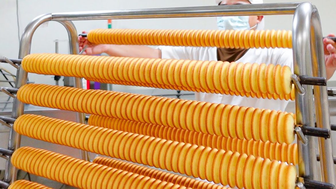 Layered Butter Cake (Baumkuchen) Making / 年輪蛋糕製作 – Food Factory Layered Butter Cake (Baumkuchen) Making / 年輪蛋糕製作 - Food Factory