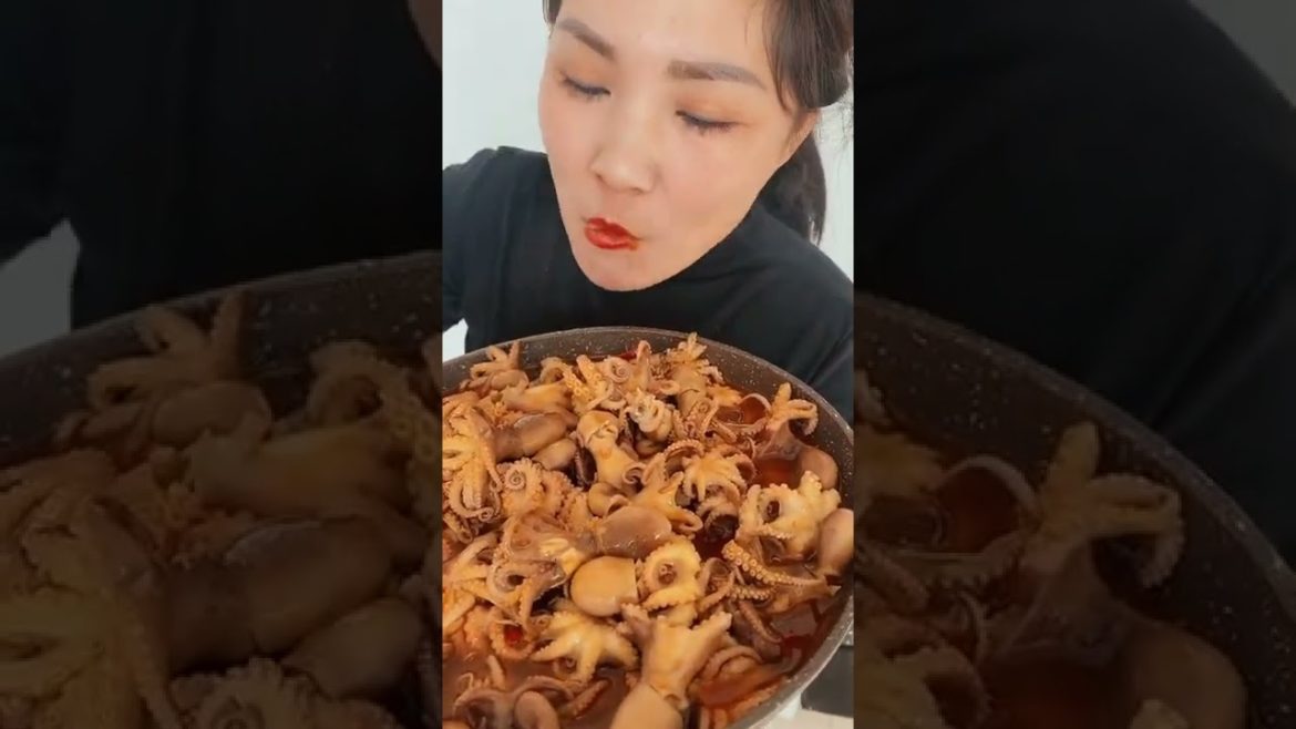 Ah na smile – ASMR eating seafood with talking Ah na smile - ASMR eating seafood with talking