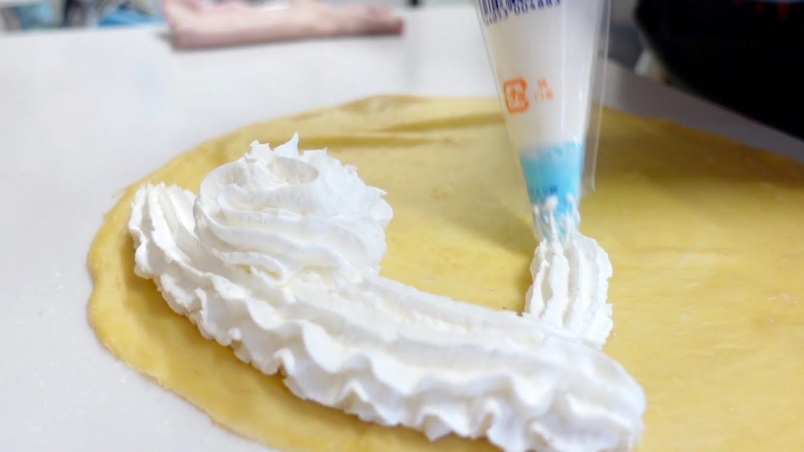 こんなクレープ見たことない!夏にピッタリのアジサイクレープ こんなクレープ見たことない!夏にピッタリのアジサイクレープ