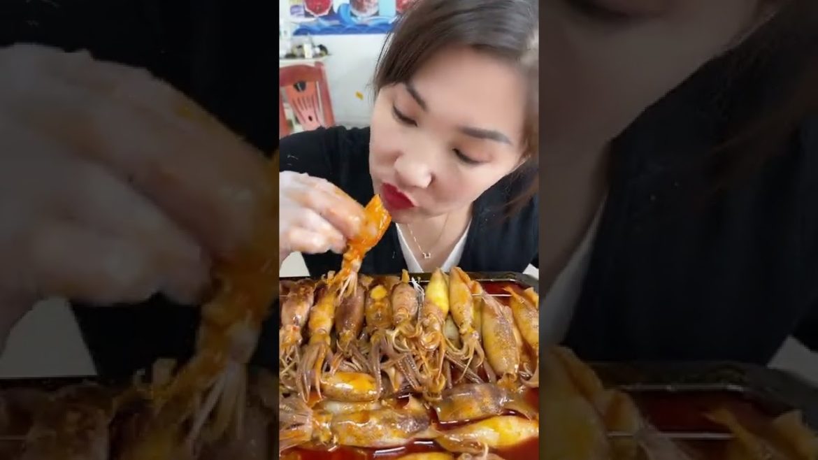 Ah na smile - ASMR eating seafood with talking