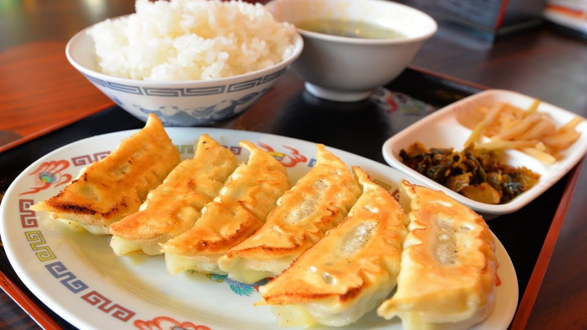 Breakfast of dumplings in Utsunomiya 宇都宮餃子館は早朝から餃子が食べられるので朝食:Gourmet Report グルメレポート