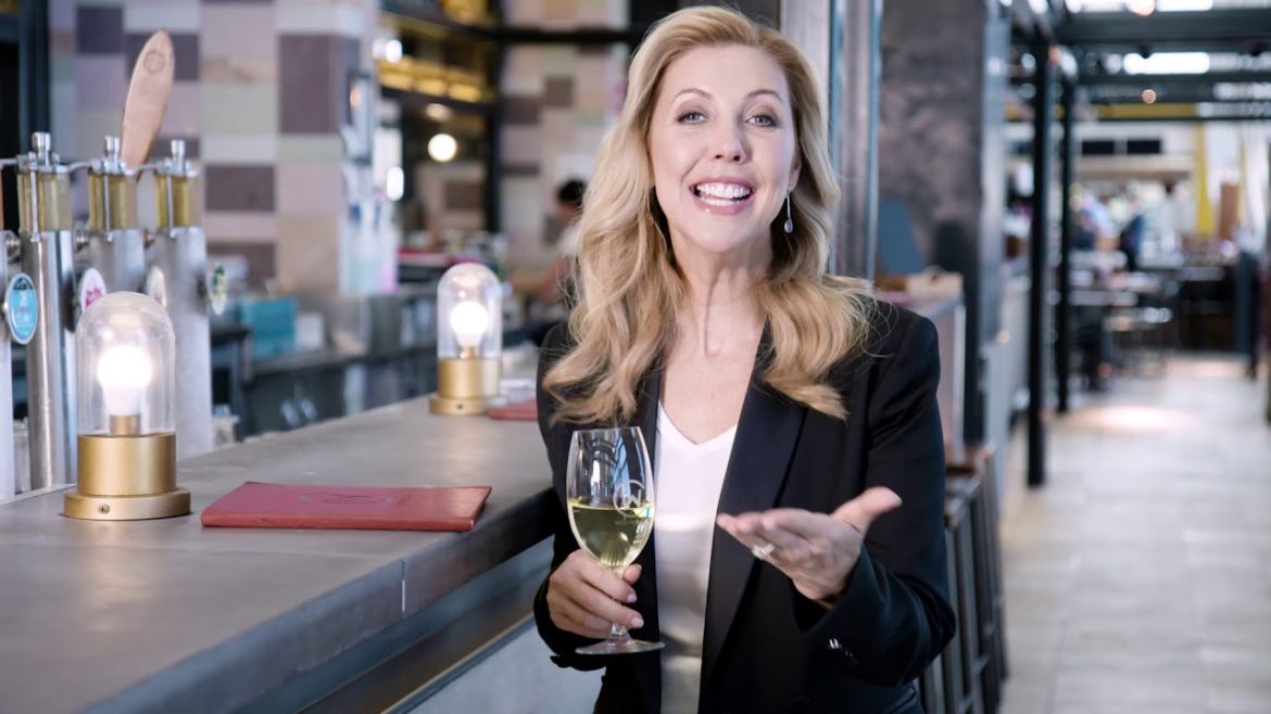 Fly direct from Brisbane to Bangkok with Air Asia | Catriona Rowntree