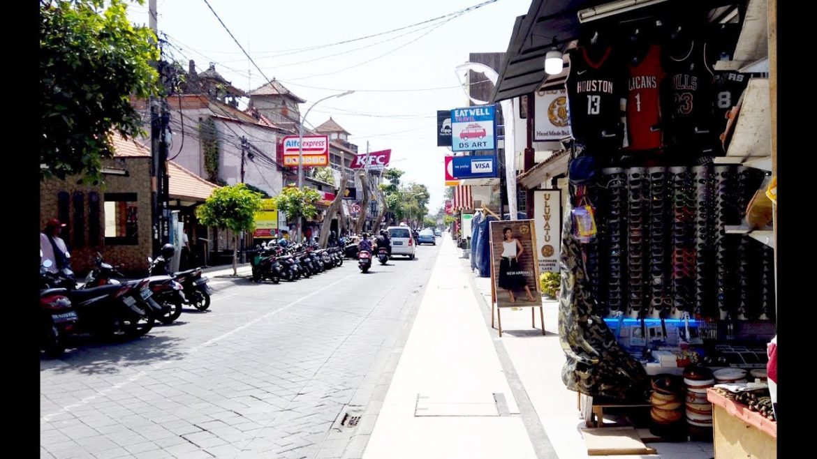 [4K]Walking in Kuta Street & Beach 🇮🇩 Bali, Indonesia [No Commentary Version]
