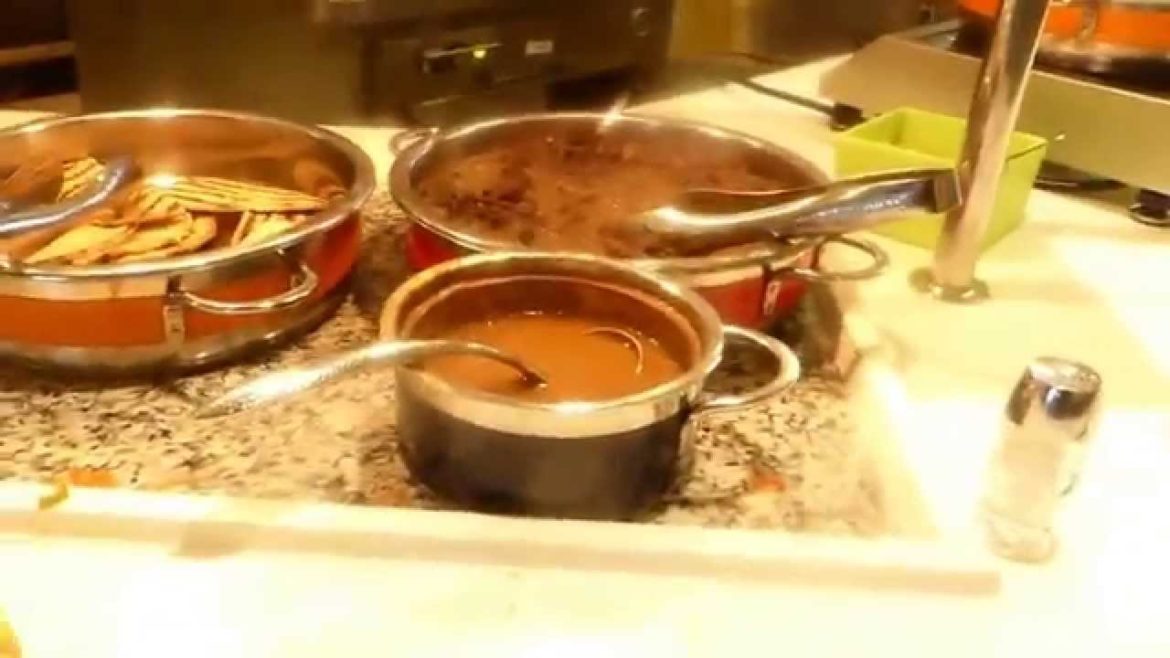 Quantum of the Seas Windjammer Buffet