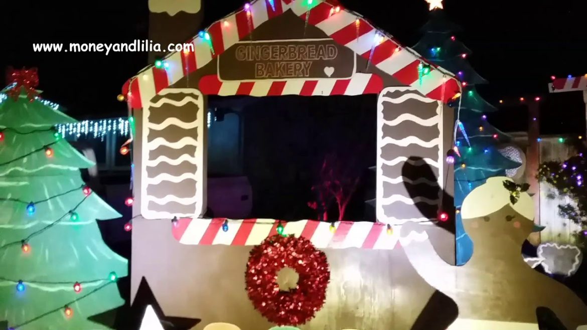 City of Lights 2019 driving tour of decorated homes (Petaluma, CA); Christmas decorations City of Lights 2019 driving tour of decorated homes (Petaluma, CA); Christmas decorations