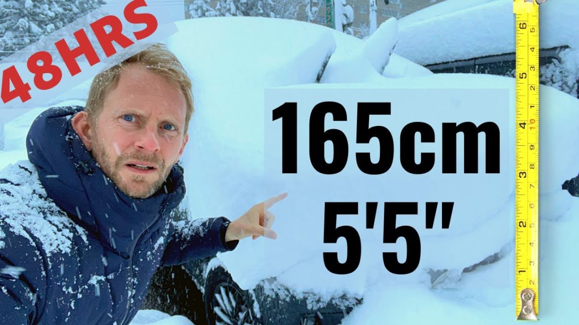 165cm (5ft+) in 48hrs - Japan's INSANE Sea Effect Snow! 🇯🇵