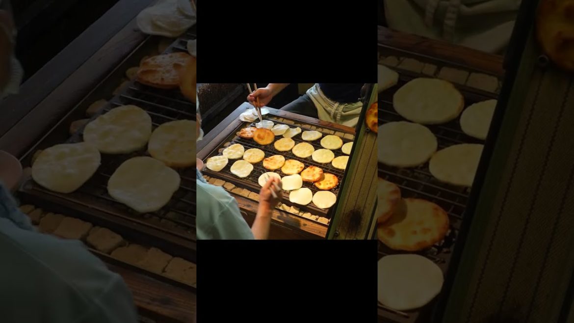 Japanese Traditional senbei! Japanese snack せんべい street food #shorts