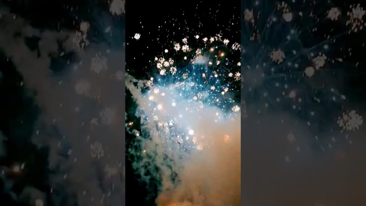 Izunokuni 🇯🇵 #fireworksfestival #japaneseculture #lifestyle #3years_gone_before_being_restored💮 #28