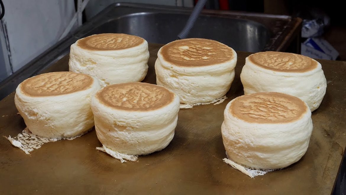 딸기 수플레 팬케익 / strawberry souffle pancake / taiwanese street food