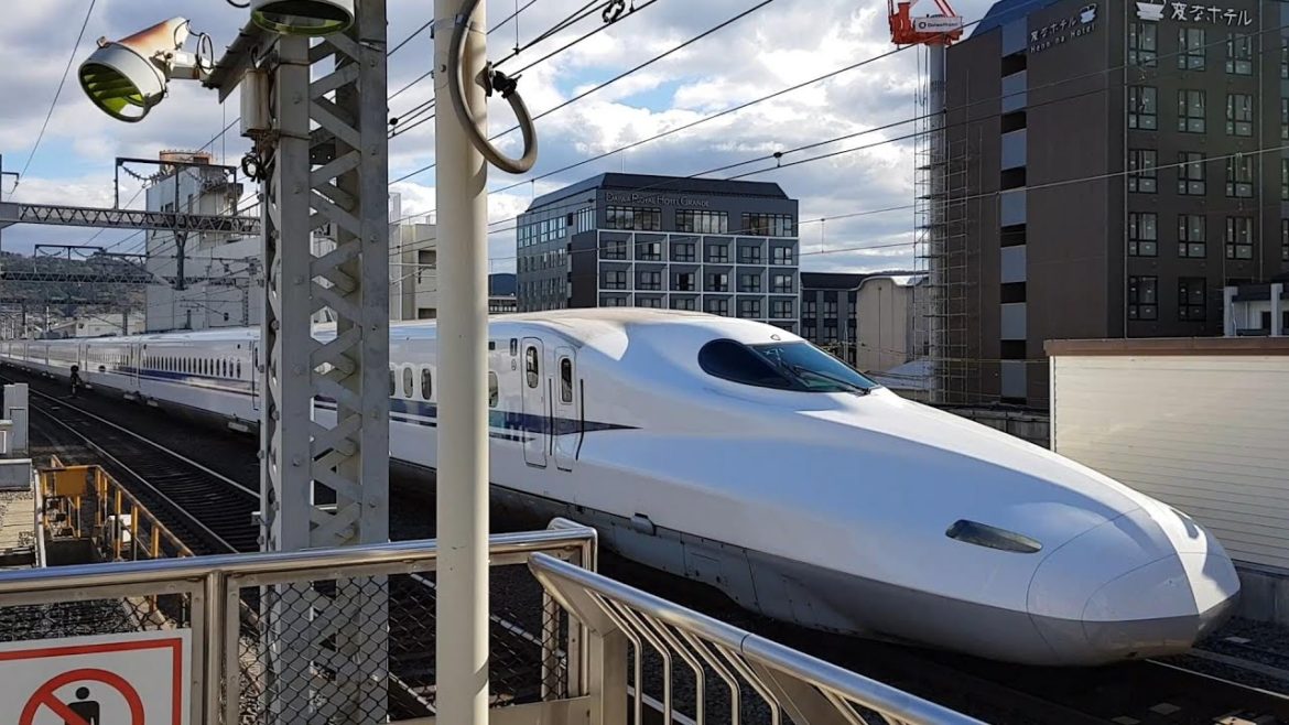 Japanese Bullet Train Shinkansen Arriving – Kyoto Station Japanese Bullet Train Shinkansen Arriving - Kyoto Station