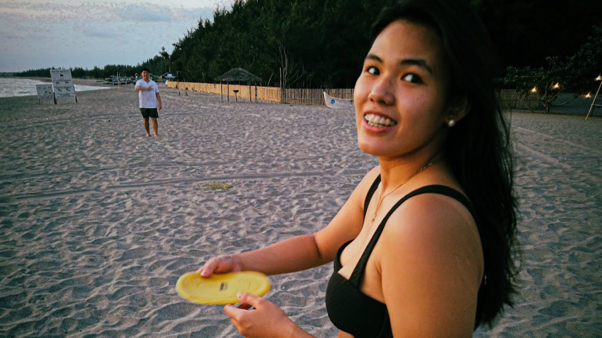 Frisbee at the Beach! | Zambales Day 2