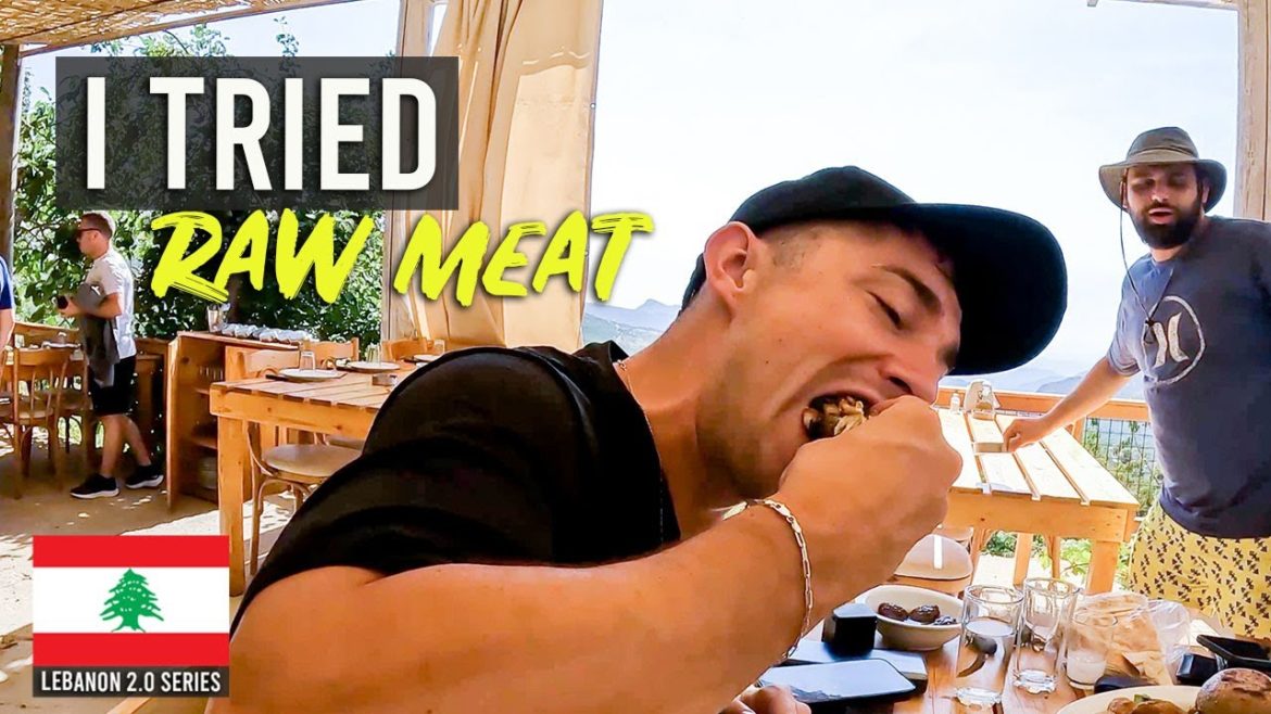 I tried RAW MEAT (a Lebanese Delicacy) 🇱🇧