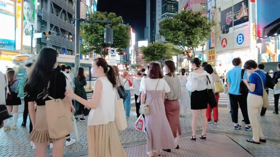 【渋谷散歩】Shibuya Night Walk in Tokyo | 祝日の夜、たくさんの人たちでにぎやかな渋谷をゆっくり散歩(渋谷センター街･渋谷駅･渋谷109･渋谷横丁･ミヤシタパーク)