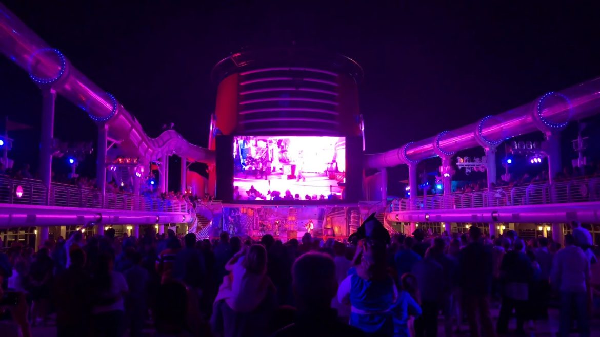 Pirate Night & Fireworks Aboard The Disney Dream | Full Show Pirate Night & Fireworks Aboard The Disney Dream | Full Show