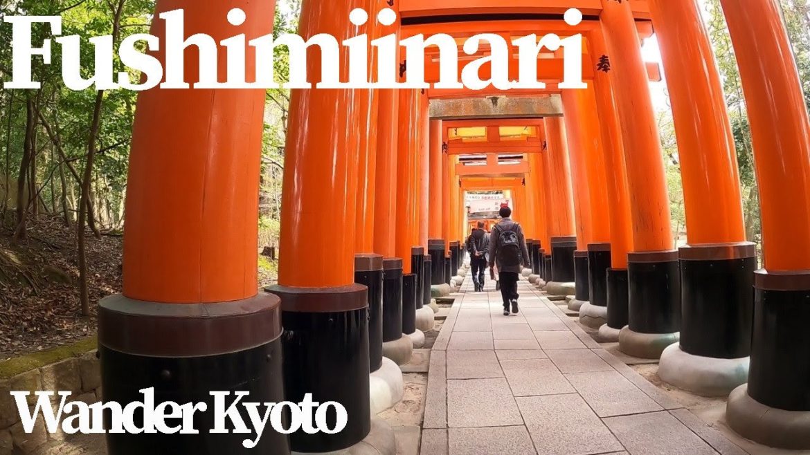 Take a walk in spring Kyoto, Fushimi Inari which recorded the best tourist destination in the world.