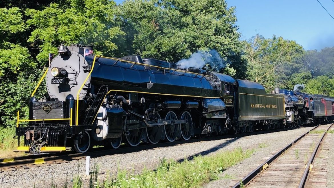 Reading & Northern: #2102 and #425 Doubleheader 8-13-2022