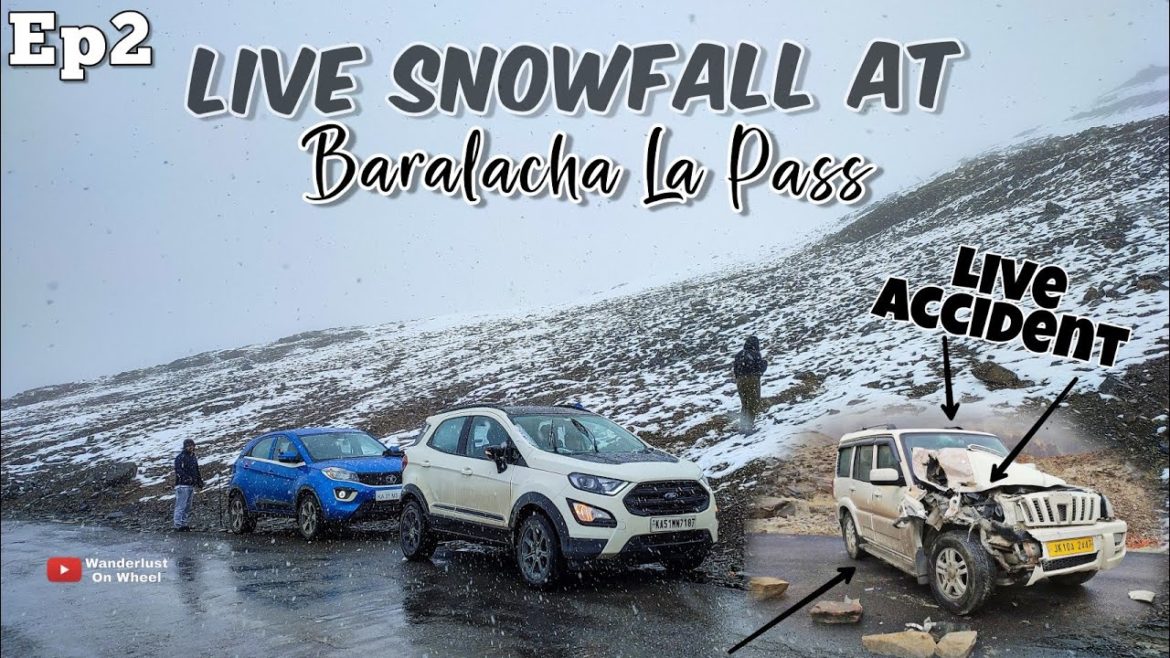 Ecosport Struggling in live Snow storm at Baralacha La Pass on the way to Ladakh !! Reply to Haters
