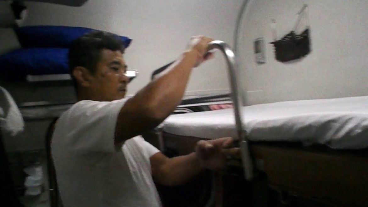 1st class night train to Koh Samui 18 hrs /睡鋪火車. 曼谷到蘇梅島.18小時全記錄