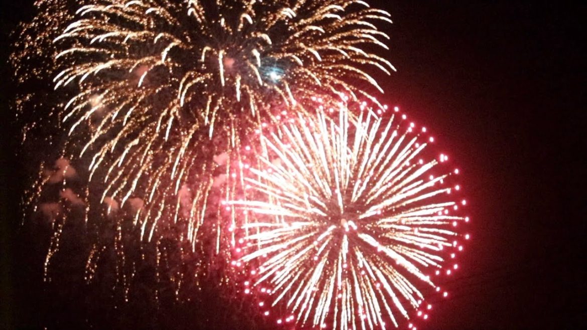 夏休み、花火大会2022年8月15日【五島列島・小値賀島、Japan】 夏休み、花火大会2022年8月15日【五島列島・小値賀島、Japan】