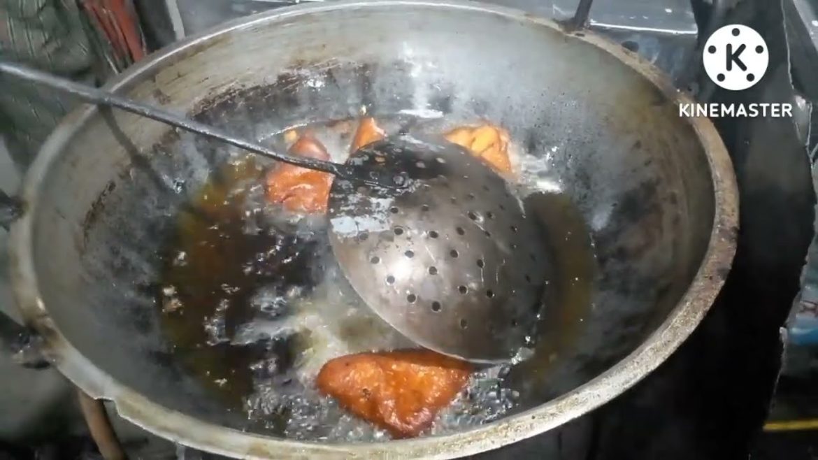 khulna Famous Papdi Chaat & Dahi Puchka 20/30/40- Only |||Bangladesh  Street Food!!! Hadis park.