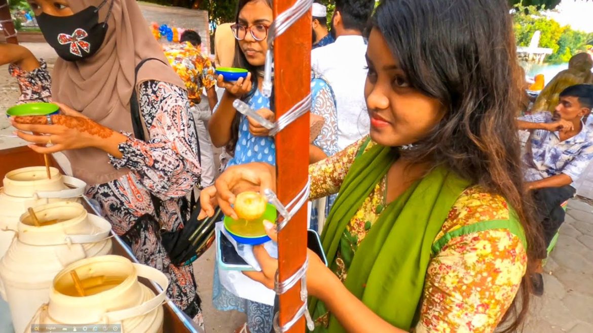 Most Famous Pani Puri Wala | Very Tasty Pani Puri Mama | Bangladeshi street Food | Street Khabar Most Famous Pani Puri Wala | Very Tasty Pani Puri Mama | Bangladeshi street Food | Street Khabar