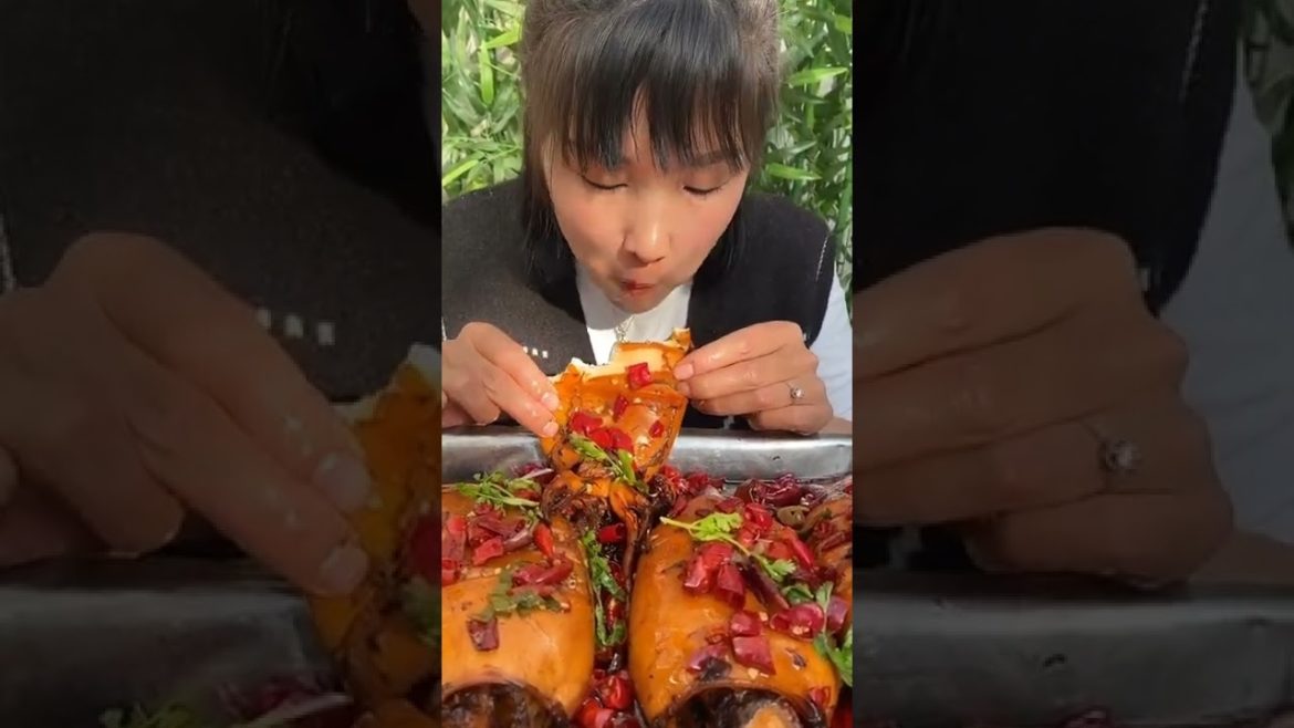 Ah na smile - ASMR eating seafood with talking