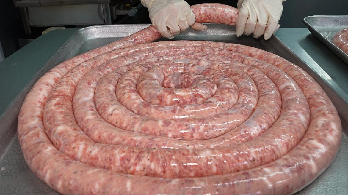 육즙 물줄기 터지는 미국식 소세지? 하와이 요리학교 장학생 사장님의 직접 다 만드는 왕 소세지 핫도그집┃American Hot Dog / Korean street food 육즙 물줄기 터지는 미국식 소세지? 하와이 요리학교 장학생 사장님의 직접 다 만드는 왕 소세지 핫도그집┃American Hot Dog / Korean street food