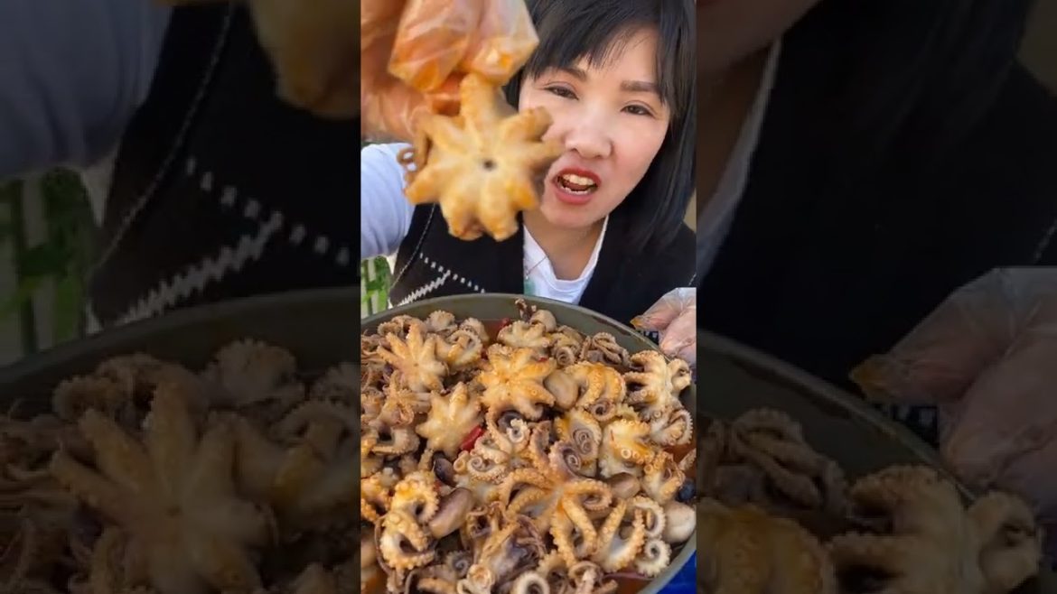 Ah na smile - ASMR eating seafood with talking