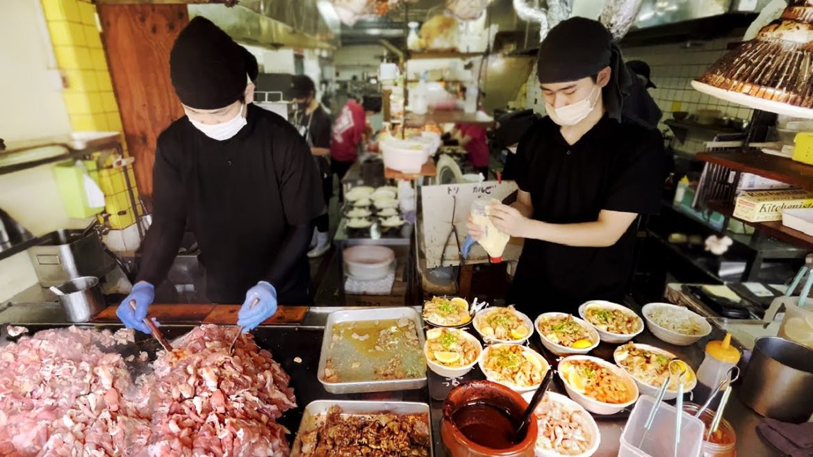 LIGHTNING FAST workers make TASTY Japanese BENTO lunch boxes in Osaka