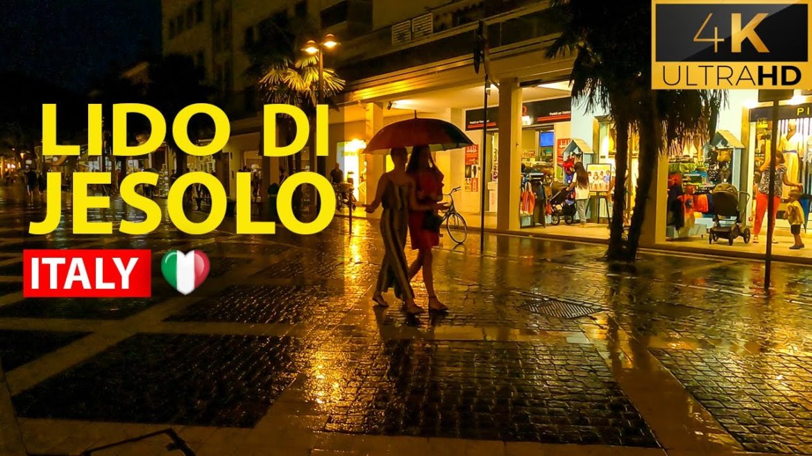Lido di Jesolo by night, 🇮🇹 Italy | July 2022 | 4K-HDR walking tour (▶ 19 min)
