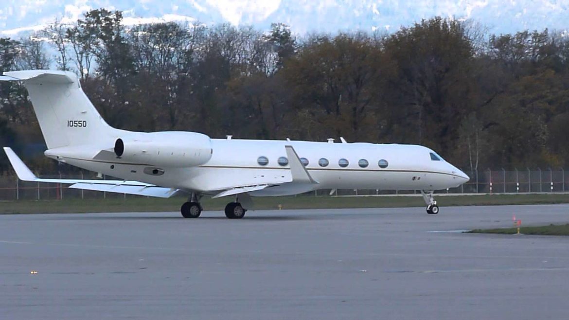 [HD] USAF Gulfstream G550 take off at Geneva/GVA/LSGG