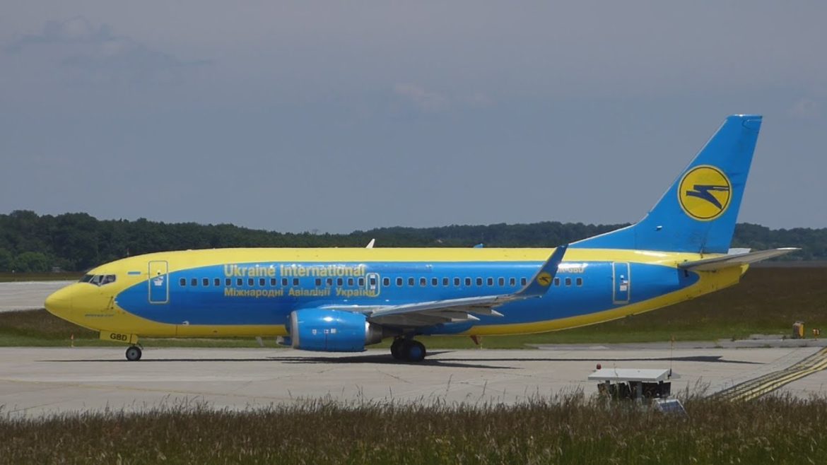 [FullHD] *AeroSvit colors* Ukraine Int'l Boeing 737-300 takeoff at Geneva/GVA/LSGG