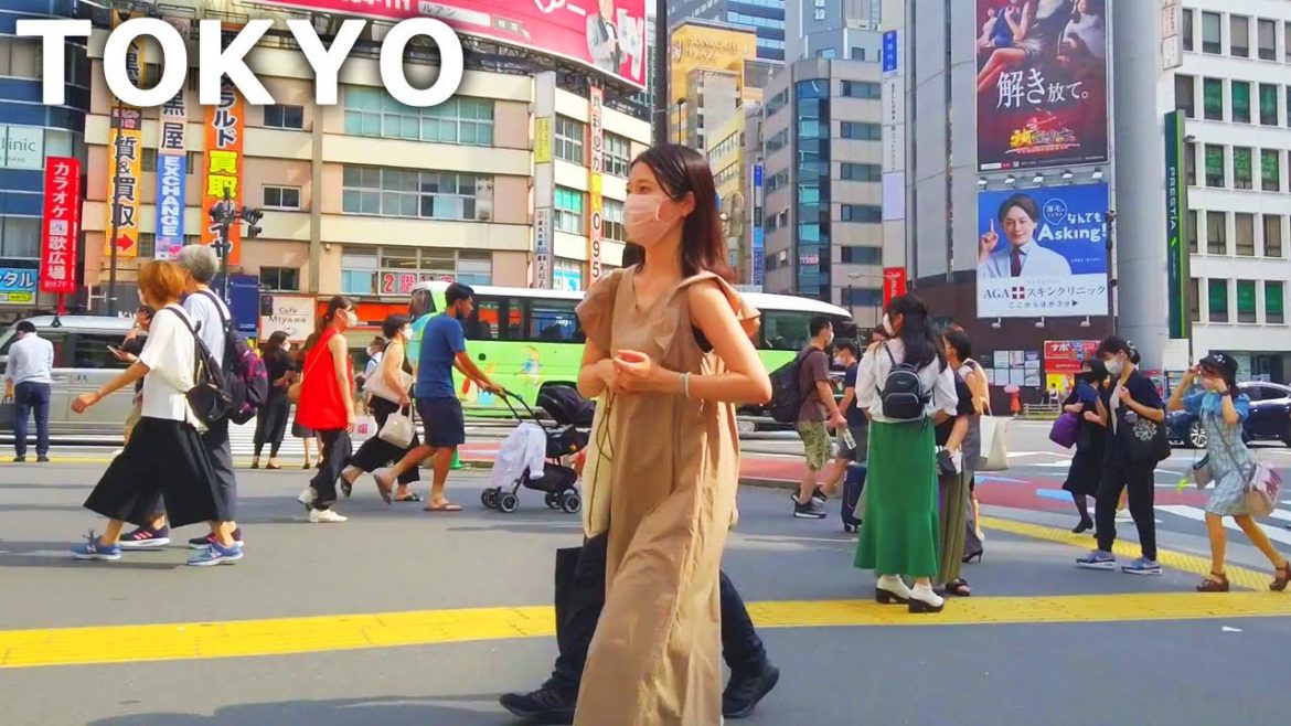 [Tokyo Walk] Tochomae to Shinjuku and Yoyogi. The underpass and Southern Terrace (Aug. 2022)